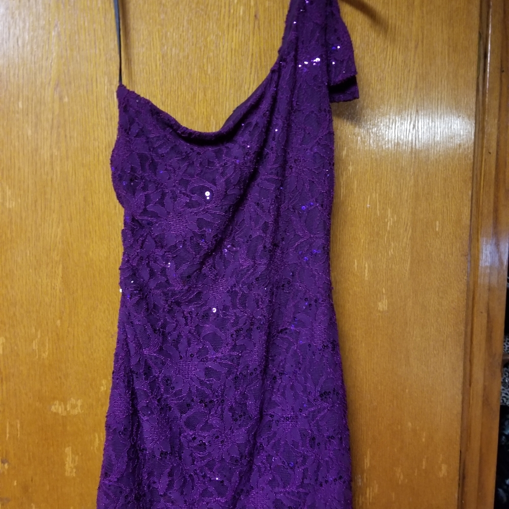 Dress - Picture 2 of 3